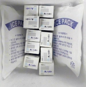 Foam box packaging prevents bumps 