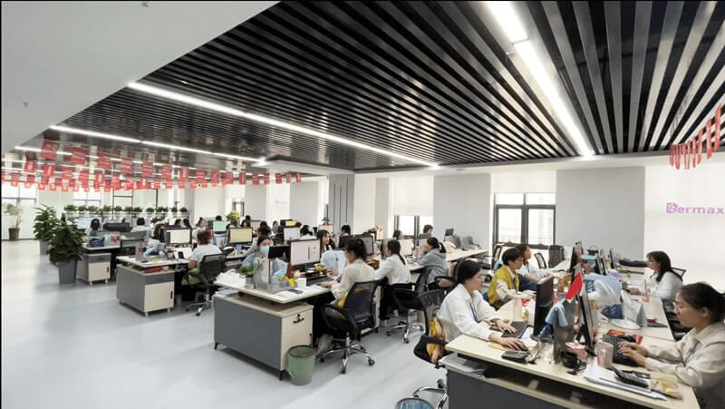 Dermax's professional customer service team